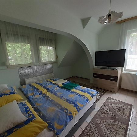 Prima Piheno Hotel มิชโคลซ์ ภายนอก รูปภาพ