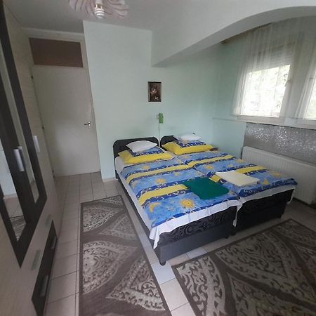 Prima Piheno Hotel มิชโคลซ์ ภายนอก รูปภาพ